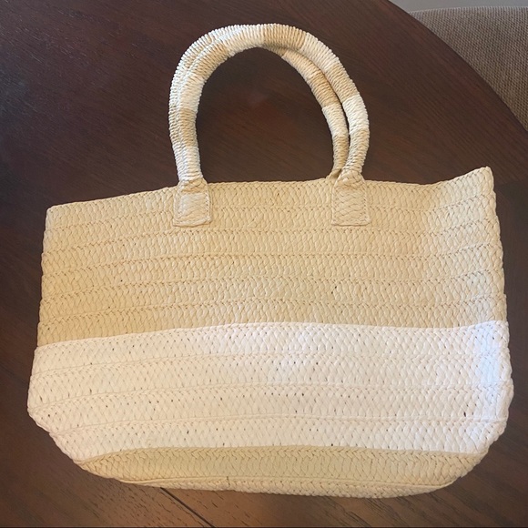ALTRU Neutral Striped Straw Tote with Tassel NEW - Picture 7 of 7